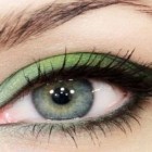 Természetes szem smink a zöld szemekhez lépésről lépésre